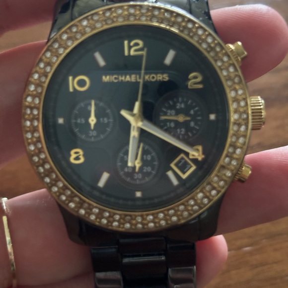 Michael Kors ceramic black and gold watch - Picture 3 of 7